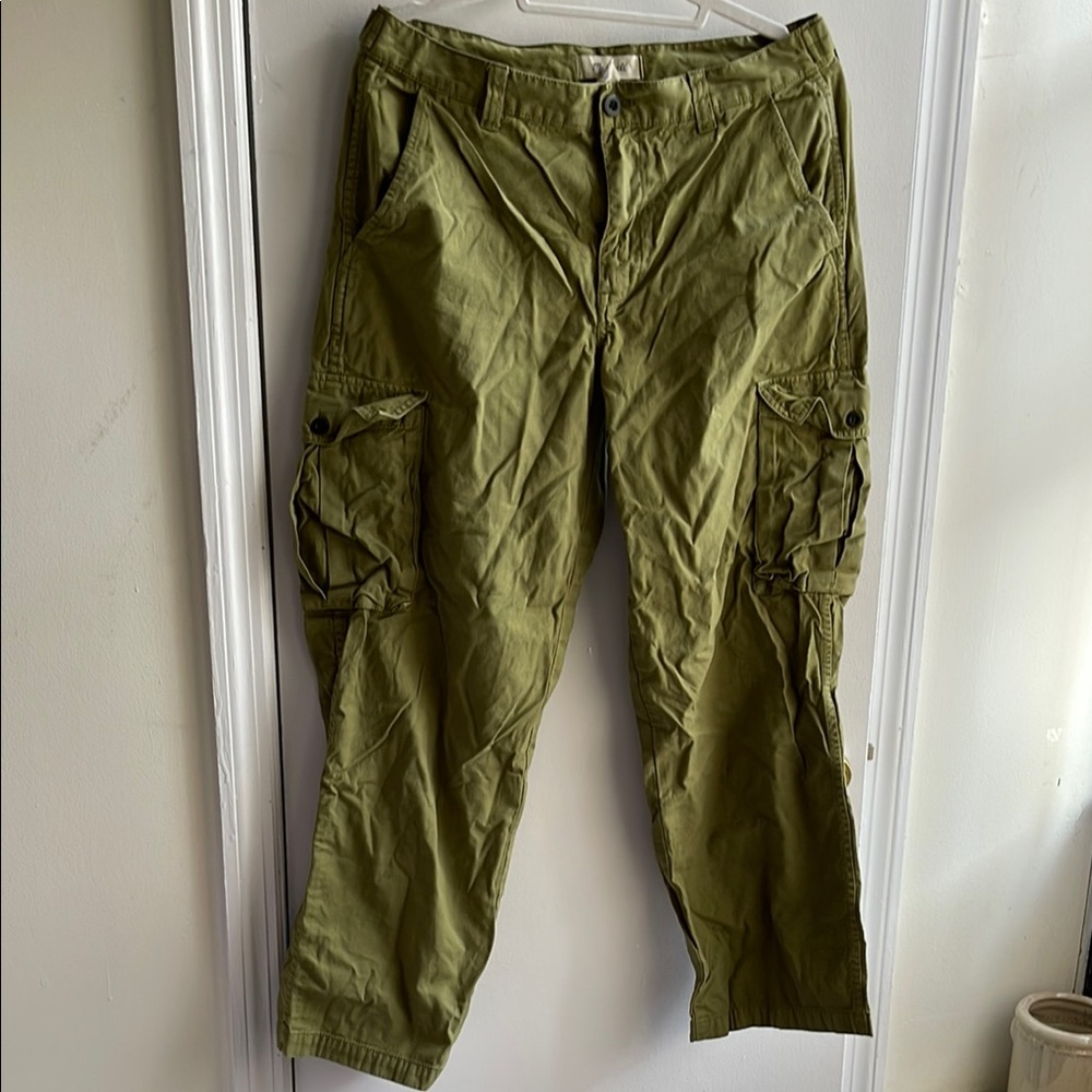 Women’s mid rise green cargo pants